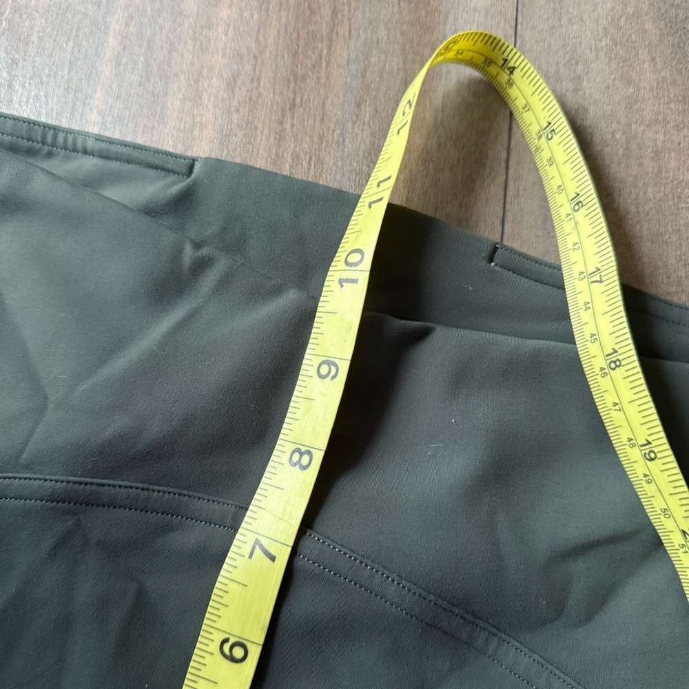 Lululemon instill high rise legging size 12 - Picture 7 of 8